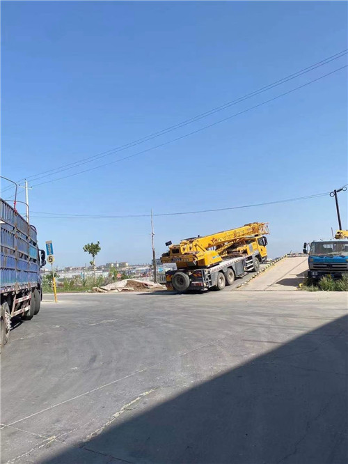 中方县25吨吊车的租赁价格大概是多少？